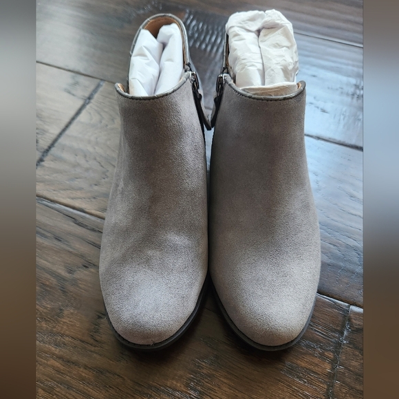 Vionic Water Repellent Suede Ankle Boots - Marissa. Size 6 M. - Picture 2 of 14